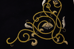 Фиолетовый шитье шнурами и канителью